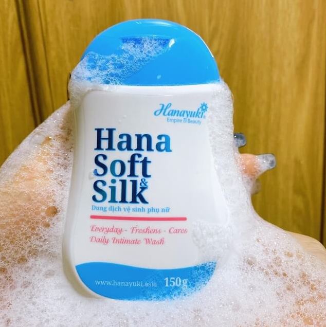 Dung dịch vệ sinh phụ nữ Hana Soft Silk 4